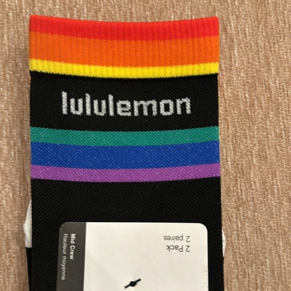 Lululemon Tale to Tell Mid Crew Socks, sz M/L - Picture 2 of 5